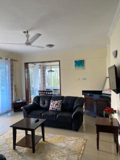 Ocean Blue Retreat-3 minute walk to Nyali Center and 3 minute walk to the Beach - Mombasa - 1