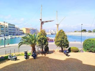 Charmant T2 neuf climatisé, vue sur les quais - Sète - 8