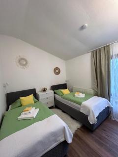 Cazare La Luiza b - 2