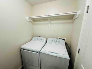 Sharyland Townhome - 5