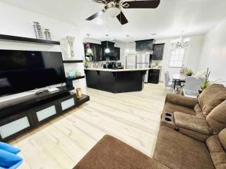 Sharyland Townhome - 3