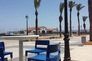 Modern two bedroom apartment, 10 mins from beach - 9