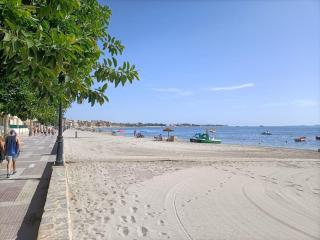 Modern two bedroom apartment, 10 mins from beach - 6