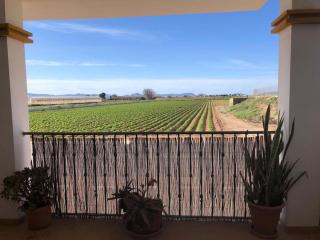 Modern two bedroom apartment, 10 mins from beach - 3