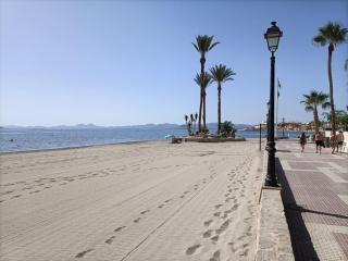 Modern two bedroom apartment, 10 mins from beach - 1