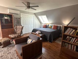 Retreat near Beaches - 7