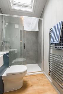 Lowfield Lodge & Hot Tub - Humberston Fitties Beach - Cleethorpes - 6