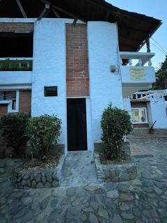 Hosteria Puerta del Nus - Cisneros - 9