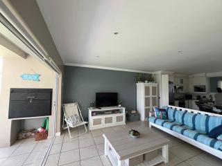 Marina View Guest House - Jeffreys Bay - 8