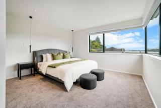Luxury Sun Soaked Devonport Waterfront 4BR Home - Auckland - 3