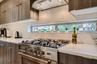 Upscale Townhome w/ Stunning Rooftop Views - 7
