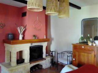 Maison de village avec jardin clos, randonnées, vélos gratuits, cheminée et équipements bébé. - FR-1-616-232 - Bassillac - 1