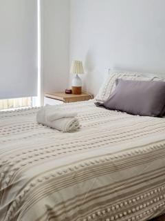 5-Bedroom House: Ensuite, Netflix, Prime Location - 1