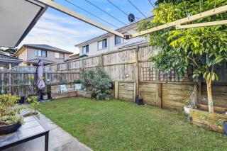 Light Filled Townhouse - Bald Hills - 9