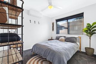 Light Filled Townhouse - Bald Hills - 6
