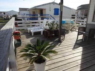 Chalet Individuel pour 9 pers, Proche Plage, Parking, Terrasse, Animaux Acceptés - FR-1-784-3 - Gruissan - 0