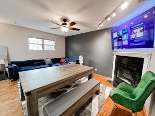 Pool Table, PingPong, Arcade, 2-Car Parking, 3 Floors! - Chicago - 7