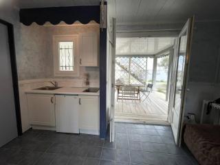 Chalet à 200m de la plage - Terrasse, TV, Parking, 4 Couchages - Option Étages, 12 Couchages - FR-1-784-22 - Gruissan - 4