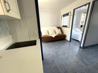 Chalet à 200m de la plage - Terrasse, TV, Parking, 4 Couchages - Option Étages, 12 Couchages - FR-1-784-22 - Gruissan - 3