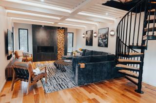 Pacific Bin - Hot Tub, Secluded Forest Getaway - Monroe - 6