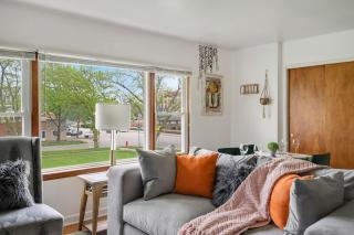 Cozy Getaway for Long-Term Stays - 4