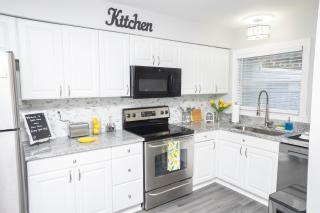 Cozy home, 10 minutes away from downtown - 3