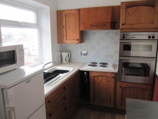 Lindisfarne Holiday Apartments - Families & Couples Only - Blackpool - 8