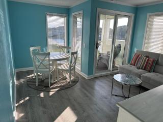 Walking distance to ocean Annie’s - shore drive - private beach - Myrtle Beach - 1