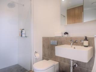 Delightful 1br On Bouverie St Close To Mel Uni - Melbourne - 3