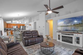 Wonderful Weston Hills Villa SE Facing Pool - 8
