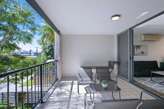Centro at Toowong - Modern Spacious Living with Pool - 4