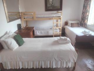 Lagoon Beach House - 5