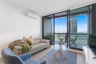 Complete Host Collins St Apartments - 3