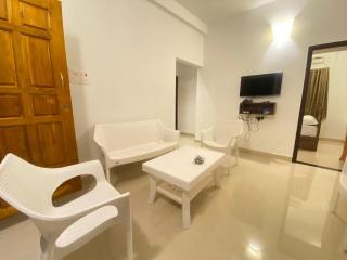 Le Poshe Luxury - TIE - 7