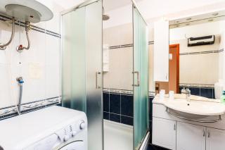 Hanna - 500m from the beach - 1