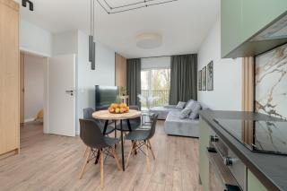 Wieniawskiego Apartment with Balcony Stacja Łódź Estate by Noclegi Renters - Łódź - 5
