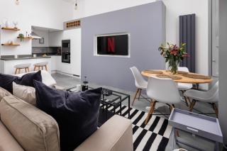 Stunning Boutique Plymouth Apartment - By RWY & Sea - Parking - Habita Property - Plymouth - 1