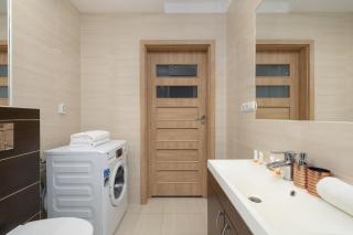 Podgórze Air-Conditioned Family Apartment with Parking by Noclegi Renters - 7