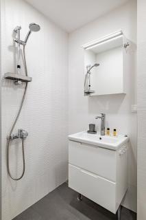 Peaceful Apartment with FREE Parking - 5