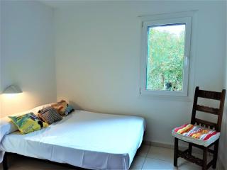 3359 - JOC D ESTIU 1-5 EN 1ª LINEA DE LA PLAYA MÁS ESPACIOSA DE ROSES, VISTA MAR., TERRAZA. - ES-258-73 - 2