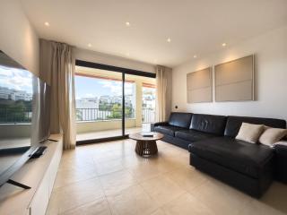 Samara Resort Gym Spa Jacuzzi Pools Marbella - Marbella - 3