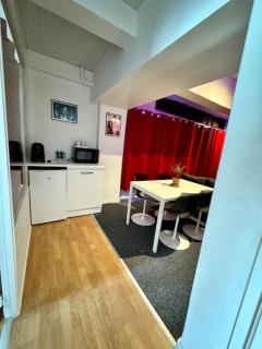 Expérience cinéma immersif dans appartement rénové près de Montmartre - París - 3