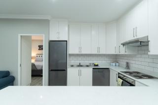 9 On Oak Luxury One Bedroom - 1