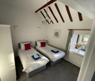 Beech Cottage cosy 7 bed sleeps 9 - dogs very welcome - 4