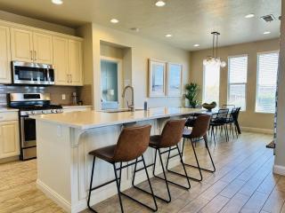 Desert Chateau townhouse - Washington - 2