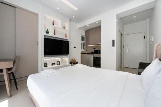 Minimal Studio with Balcony in Pagrati, Athens - Atene - 3