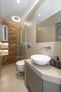 Minimal Studio with Balcony in Pagrati, Athens - Atene - 9