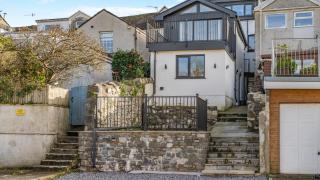 Castle View Top floor Apartment - The Mumbles - 4