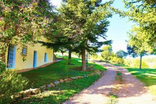 Masía Finca La Sazadilla con Piscina - 9