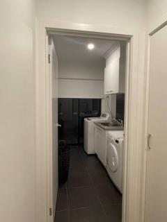 Empty Boat - Spacious 5 Bedroom Entire Modern home in Wallan - Wallan - 5